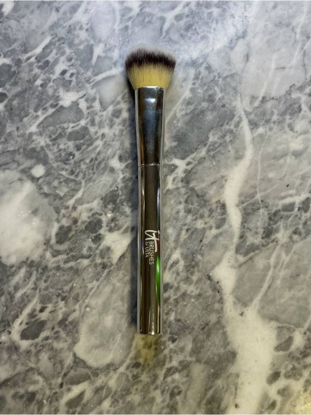 New It Cosmetics Airbrush Foundation Brush